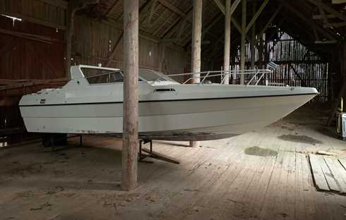 Bellmar 755 med 160 Hk Volvo Penta stulen i Simtuna norr om Enköping